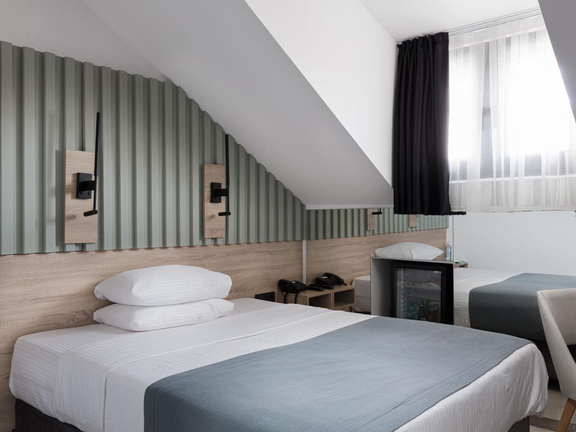 City Park Hotel Скопье Экстерьер фото