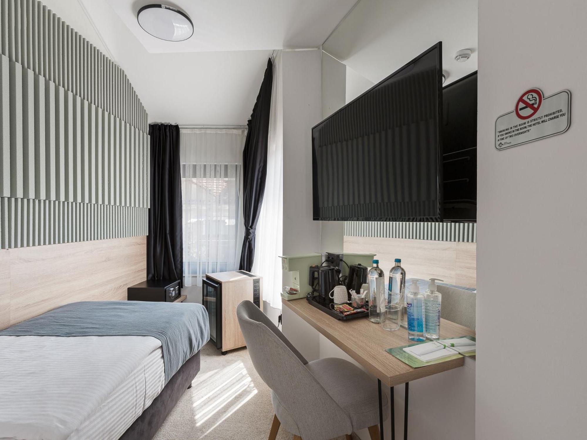 City Park Hotel Скопье Экстерьер фото